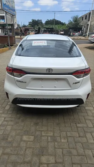 Toyota Corolla 2022 White