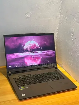 New Laptop Asus ROG Strix G18 16GB Intel Core i9 SSD 1T