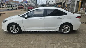 Toyota Corolla 2022 White
