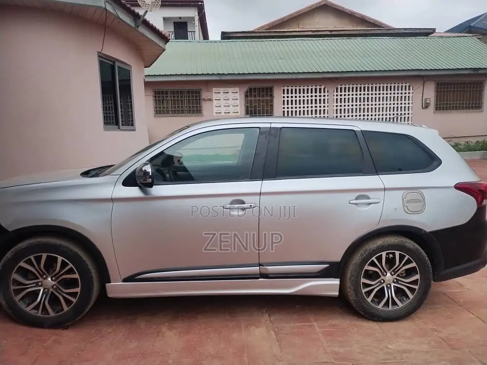 Mitsubishi Outlander 2016 Silver