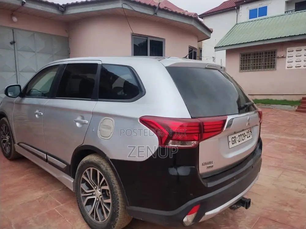 Mitsubishi Outlander 2016 Silver