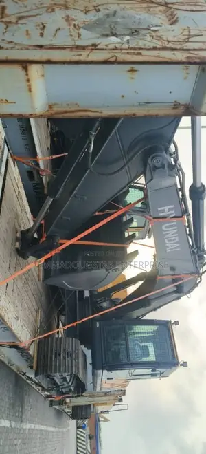 Hyundai 215