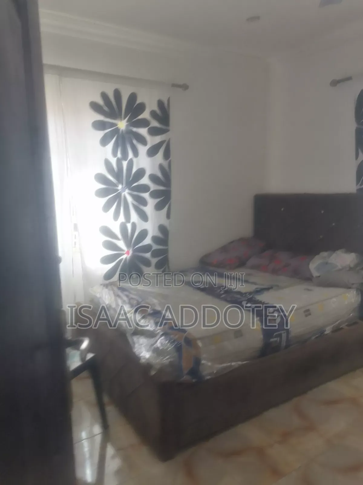 1bdrm Apartment in Chamber And Hall, Baatsona Total for rent