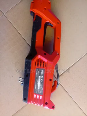 Hedge Trimmer From the Uk 900w(41cm Electrical,brand New)