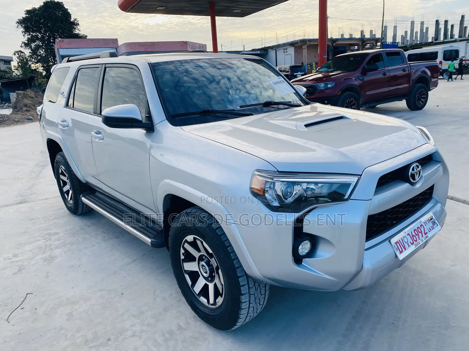 Toyota 4-Runner SR5 4x4 2019 Silver