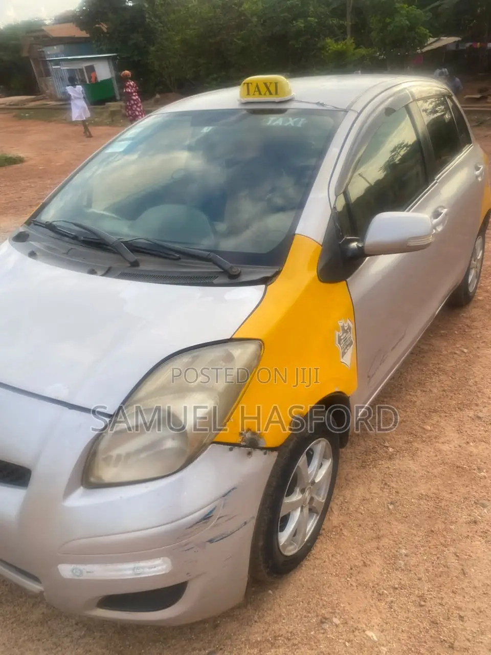 Toyota Vitz 1.3 FWD 5dr 2010 Silver