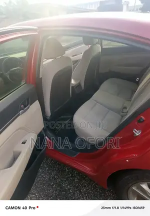 Hyundai Elantra 2017 Red