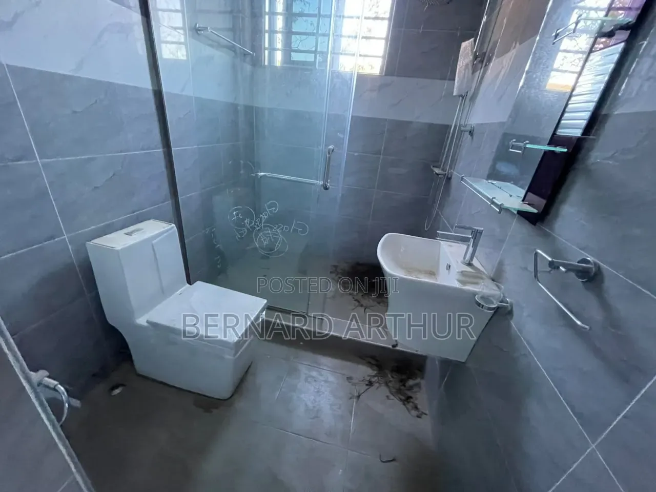 1bdrm Room & Parlour in Bernard Agency, NIC for rent