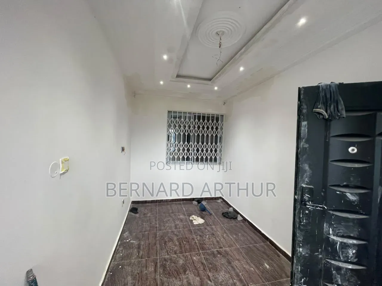 1bdrm Room & Parlour in Bernard Agency, NIC for rent