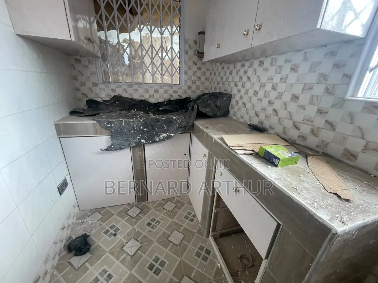 1bdrm Room & Parlour in Bernard Agency, NIC for rent
