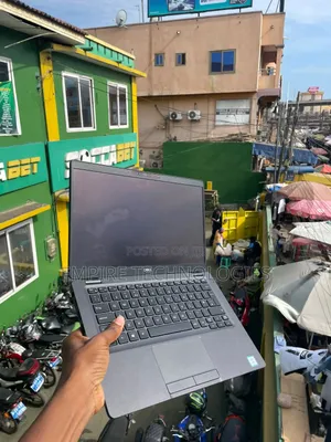 Laptop Dell Latitude 5300 16GB Intel Core i7 SSD 256GB