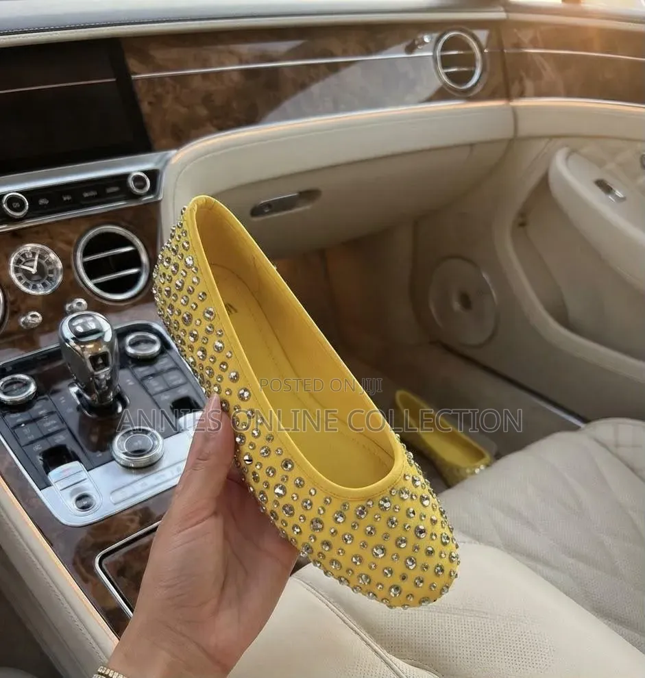 Quality Ladies Flat Shoes