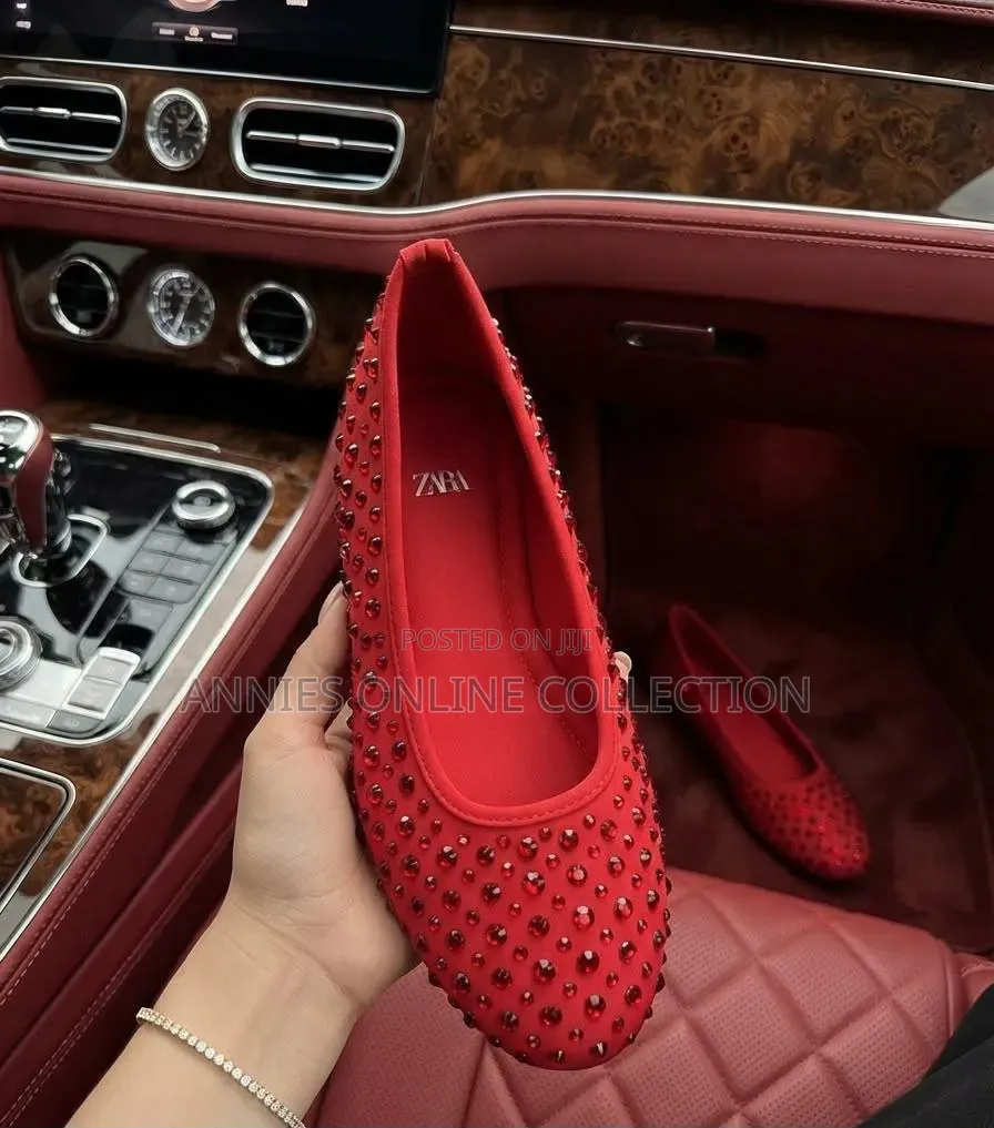Quality Ladies Flat Shoes