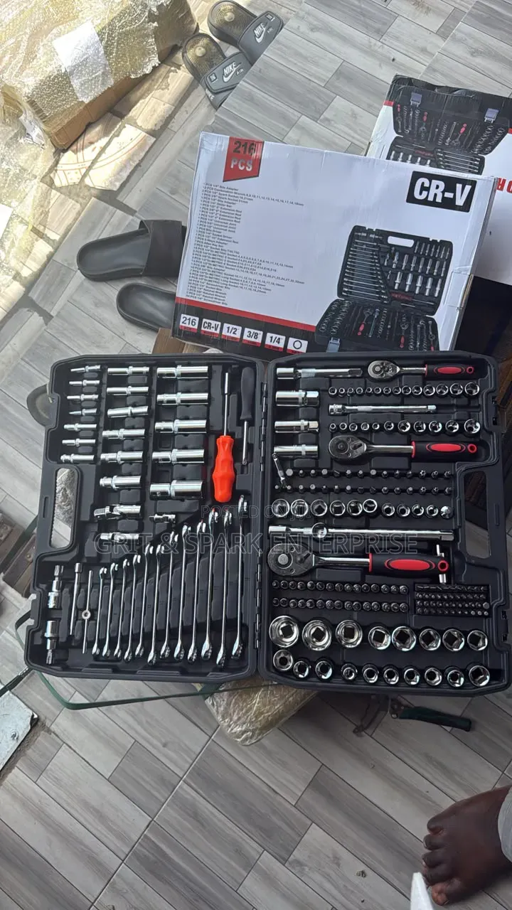 CR-V 216 Automotive Specialist Mechanical Tool Set