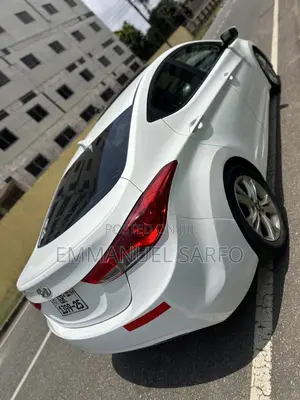 Hyundai Elantra Limited Sedan FWD (1.8L 4cyl 6A) 2013 White