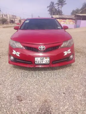 Toyota Camry LE 4dr Sedan (2.5L 4cyl 6A) 2014 Red