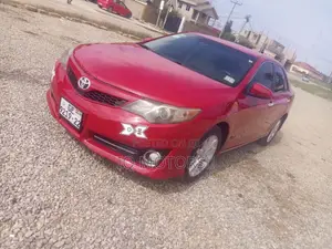 Toyota Camry LE 4dr Sedan (2.5L 4cyl 6A) 2014 Red