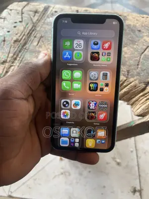 New Apple iPhone 11 64 GB Green