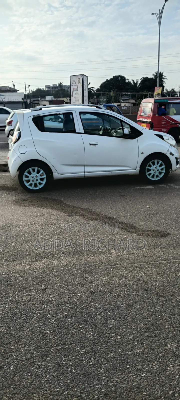 Chevrolet Spark 2015 White