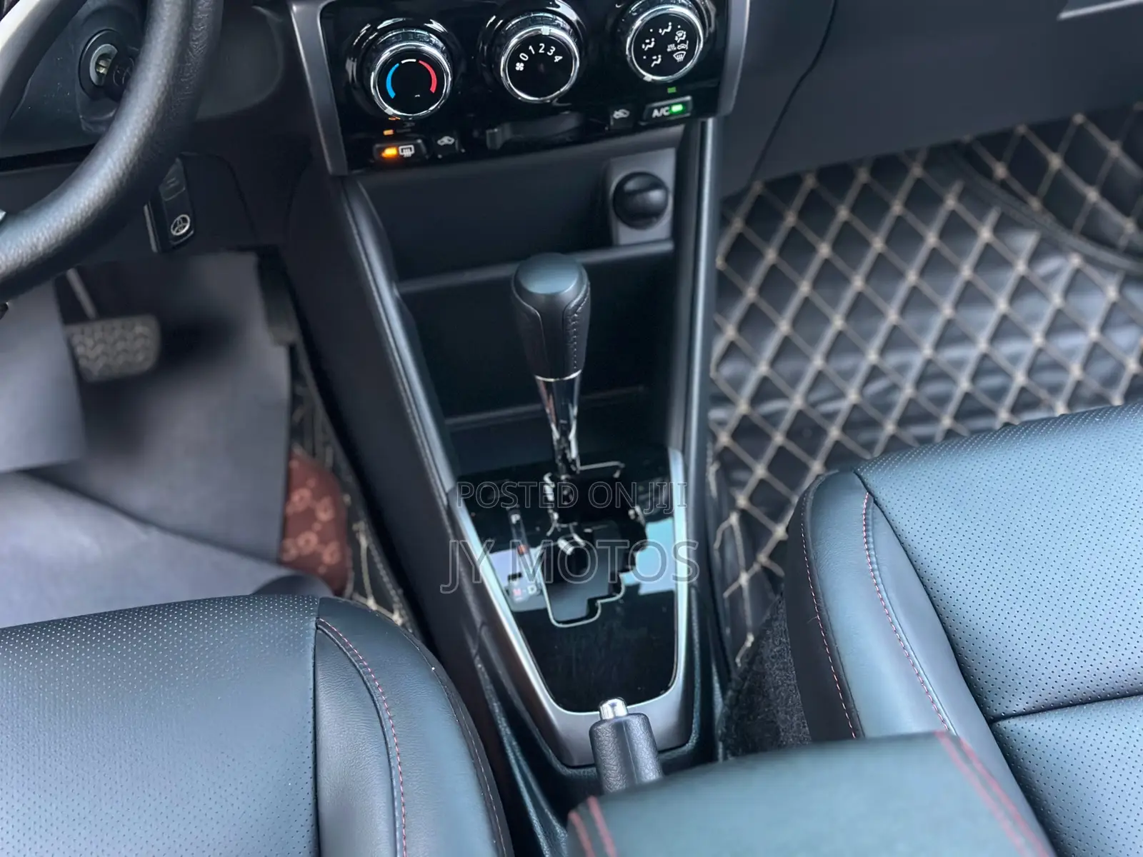 Toyota Yaris 2021 Black
