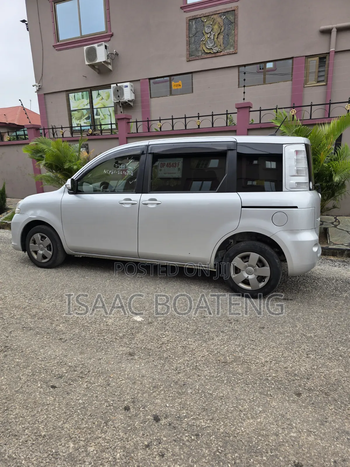 Toyota Sienta 1.5 FWD 2014 Silver