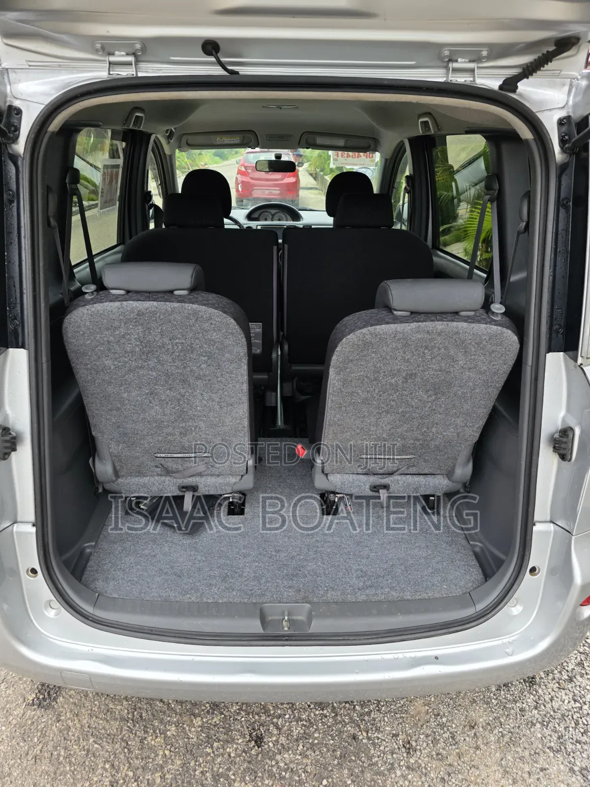 Toyota Sienta 1.5 FWD 2014 Silver