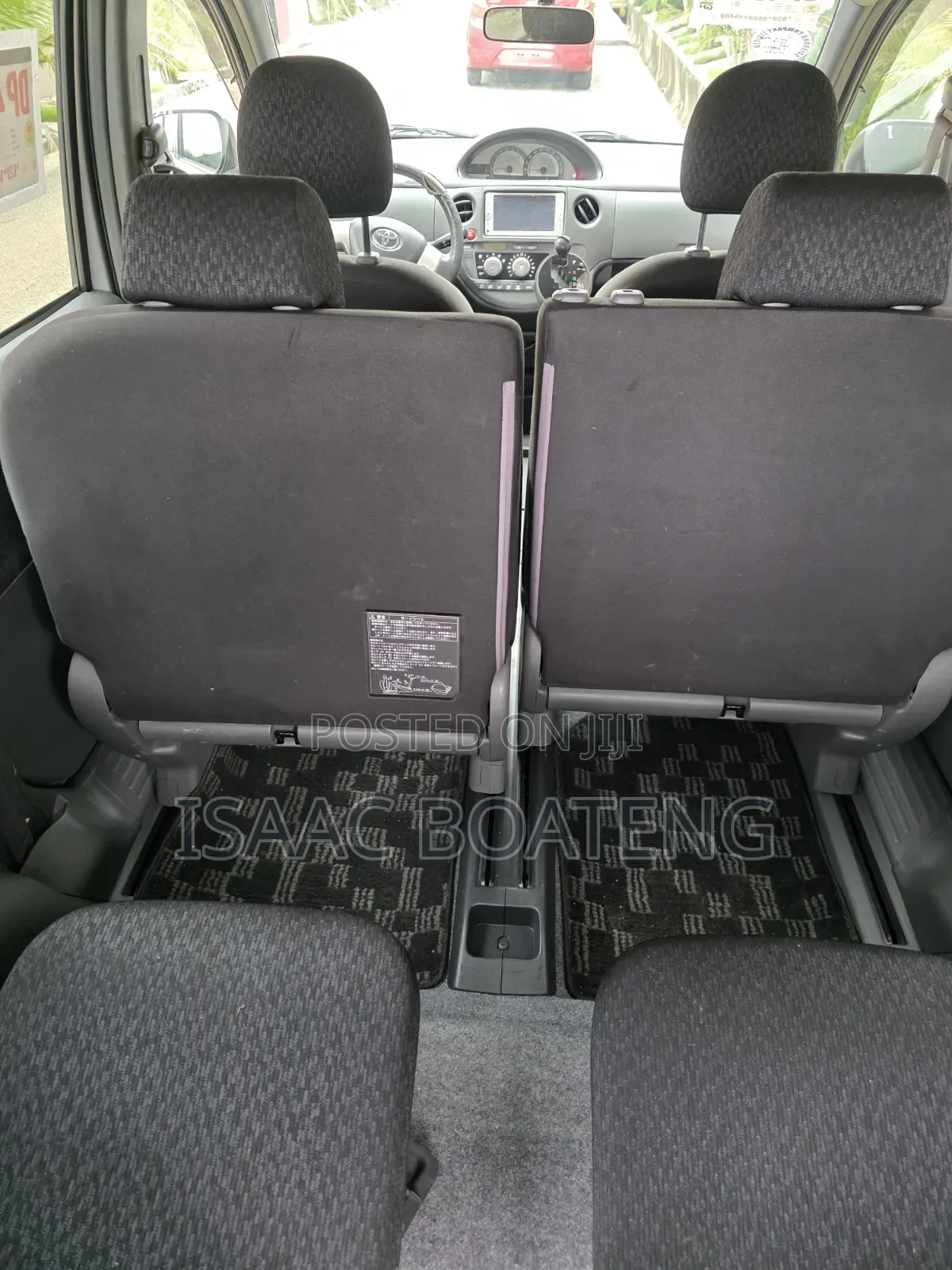 Toyota Sienta 1.5 FWD 2014 Silver