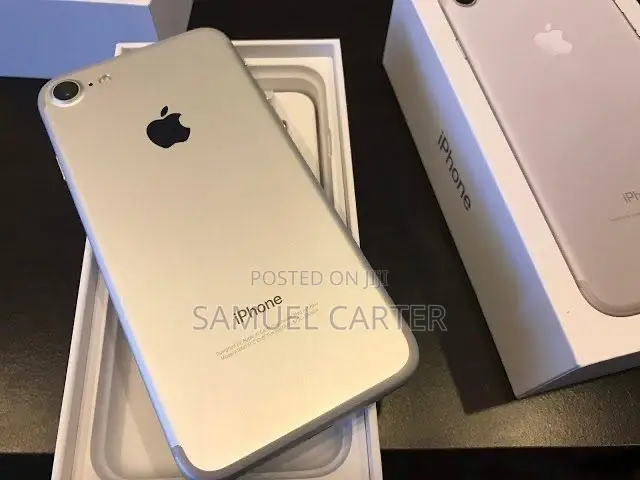 New Apple iPhone 7 32 GB Silver
