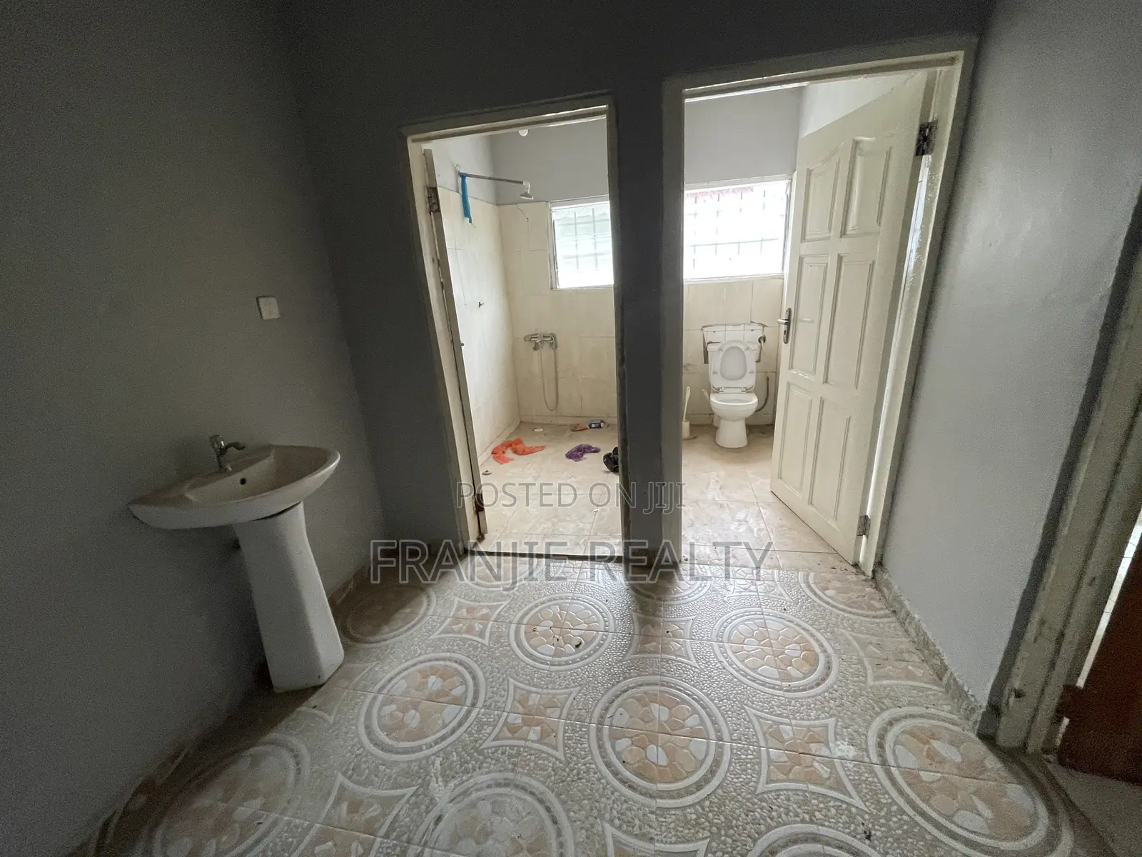 3bdrm Apartment in Franjie Realty, Weija for rent