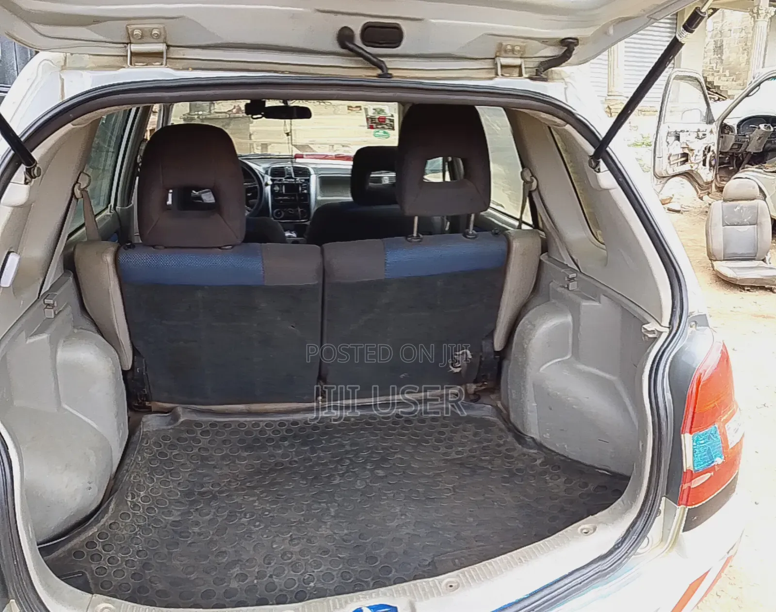 Mazda Demio 2001 Silver