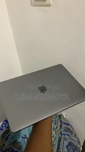 Laptop Apple MacBook Pro 2019 8GB Intel Core i5 SSD 500GB