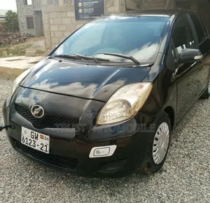 Toyota Vitz 2010 Black
