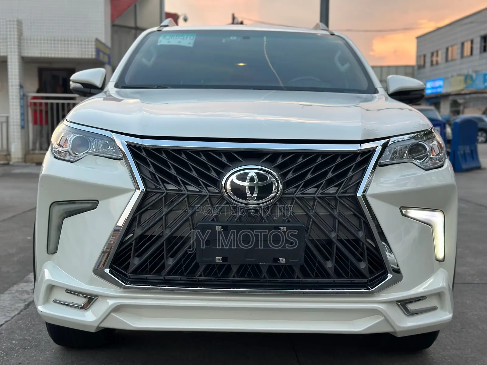 Toyota Fortuner 2.7 AWD 2018 White