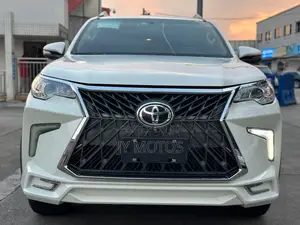 Toyota Fortuner 2.7 AWD 2018 White