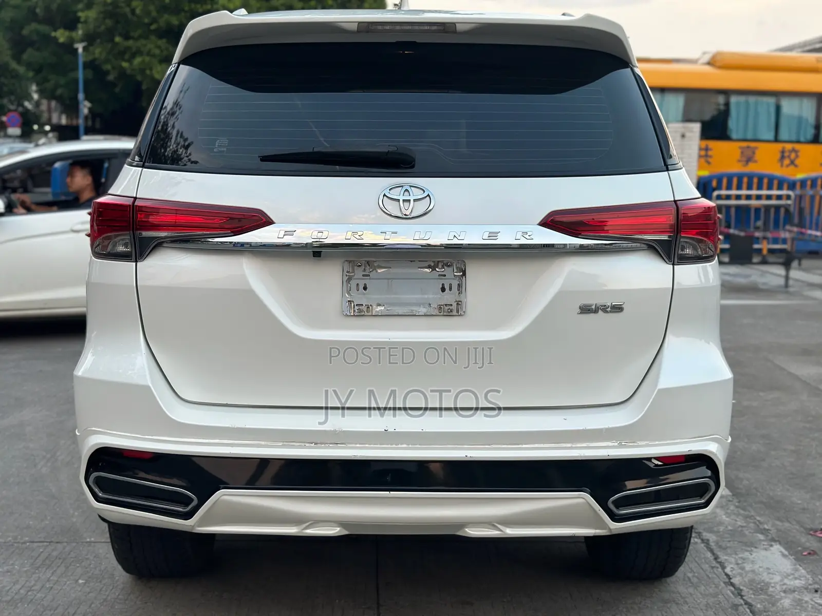 Toyota Fortuner 2.7 AWD 2018 White