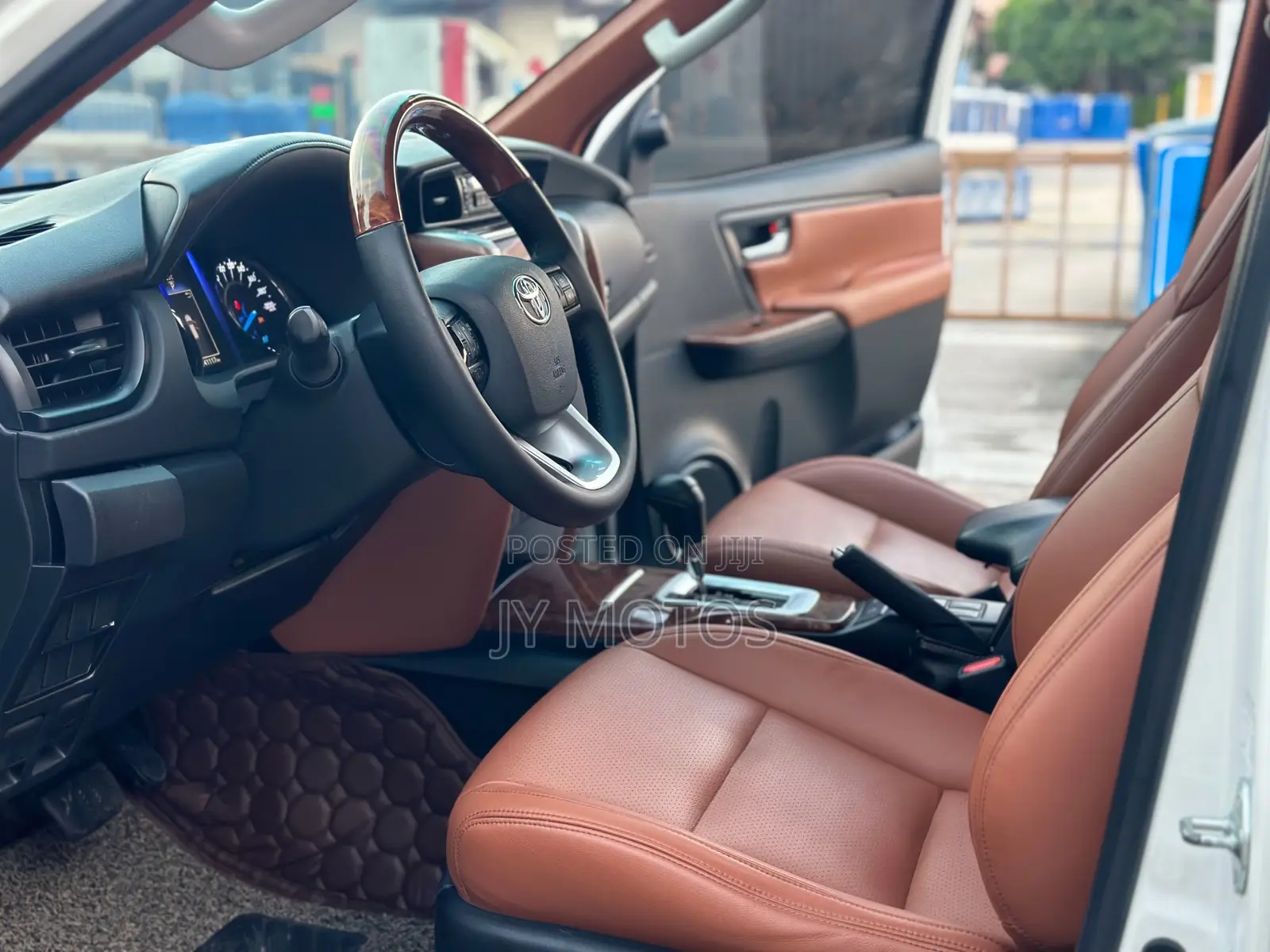 Toyota Fortuner 2.7 AWD 2018 White