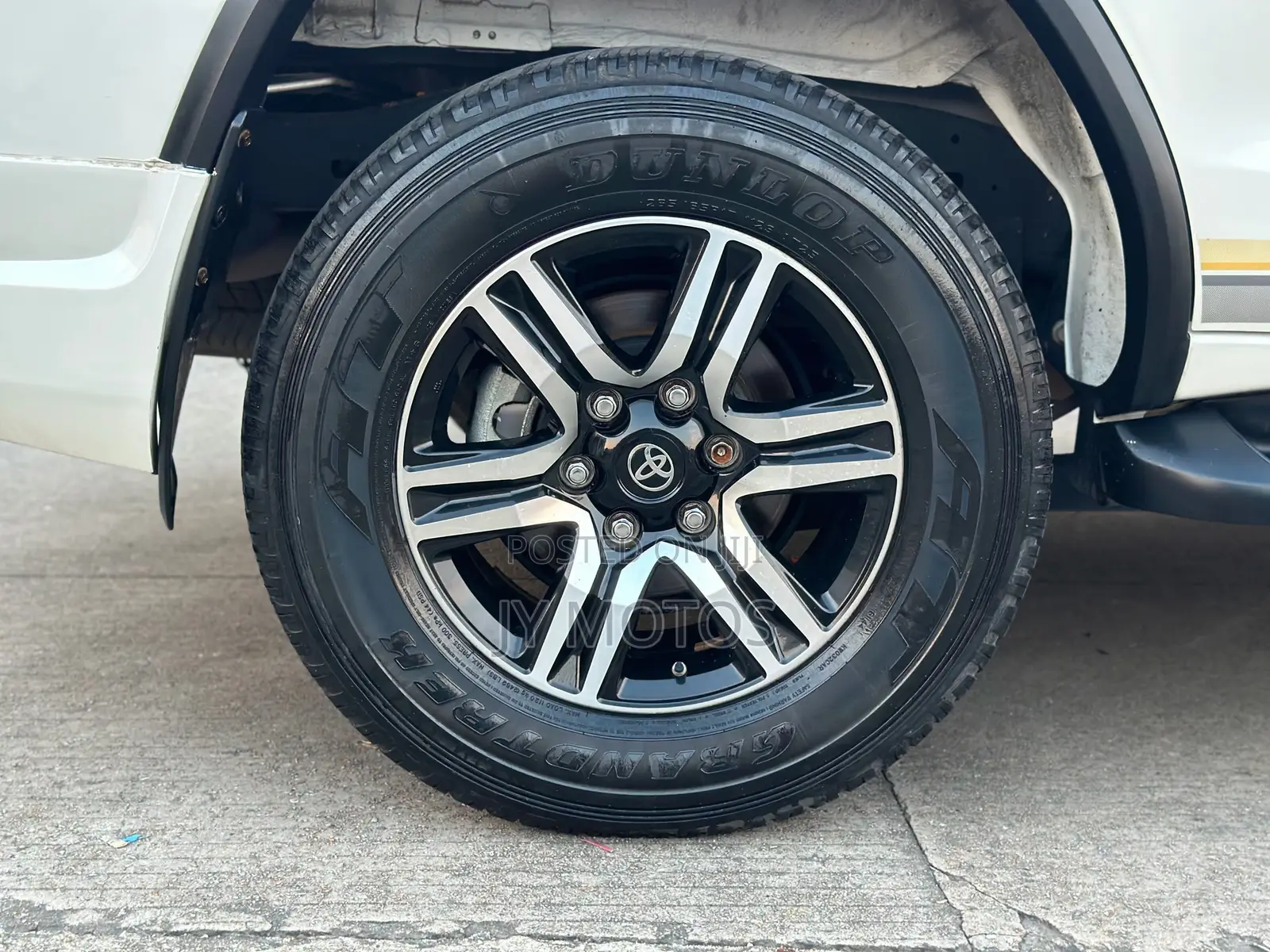 Toyota Fortuner 2.7 AWD 2018 White