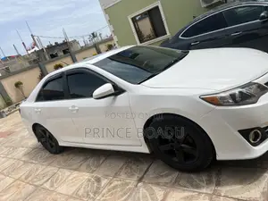 Toyota Camry SE 4dr Sedan (2.5L 4cyl 6A) 2014 White