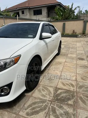Toyota Camry SE 4dr Sedan (2.5L 4cyl 6A) 2014 White