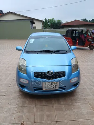 Toyota Vitz 1.3 FWD 3dr 2010 Blue