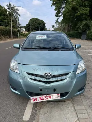 Toyota Belta 2010 Green