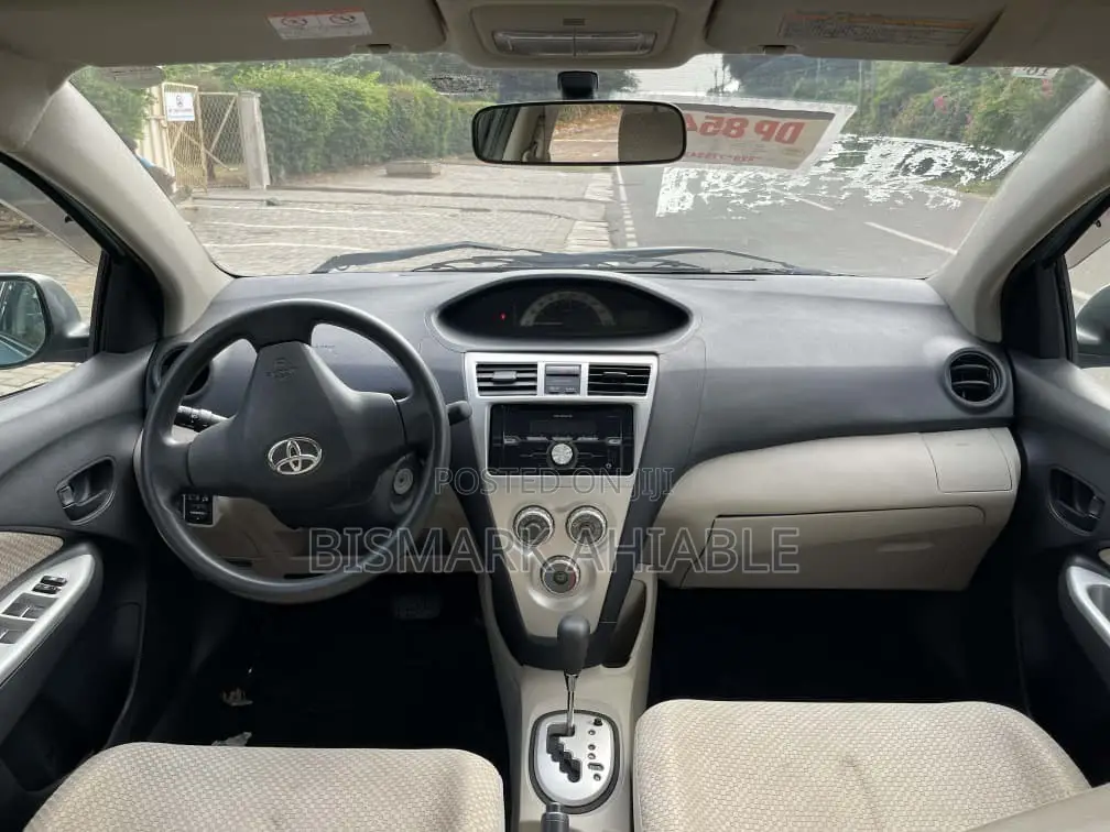 Toyota Belta 2010 Green