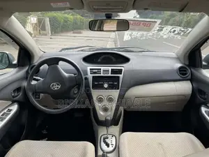 Toyota Belta 2010 Green