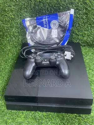 Ps4 Standard Jail Break With Games of Ur Chose and Controllers