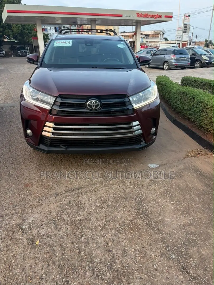 Toyota Highlander XLE 2019 Burgundy