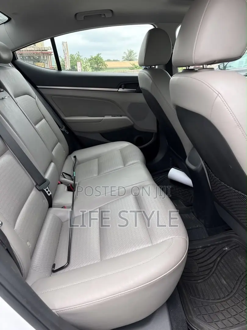 Hyundai Elantra Limited 2018 White