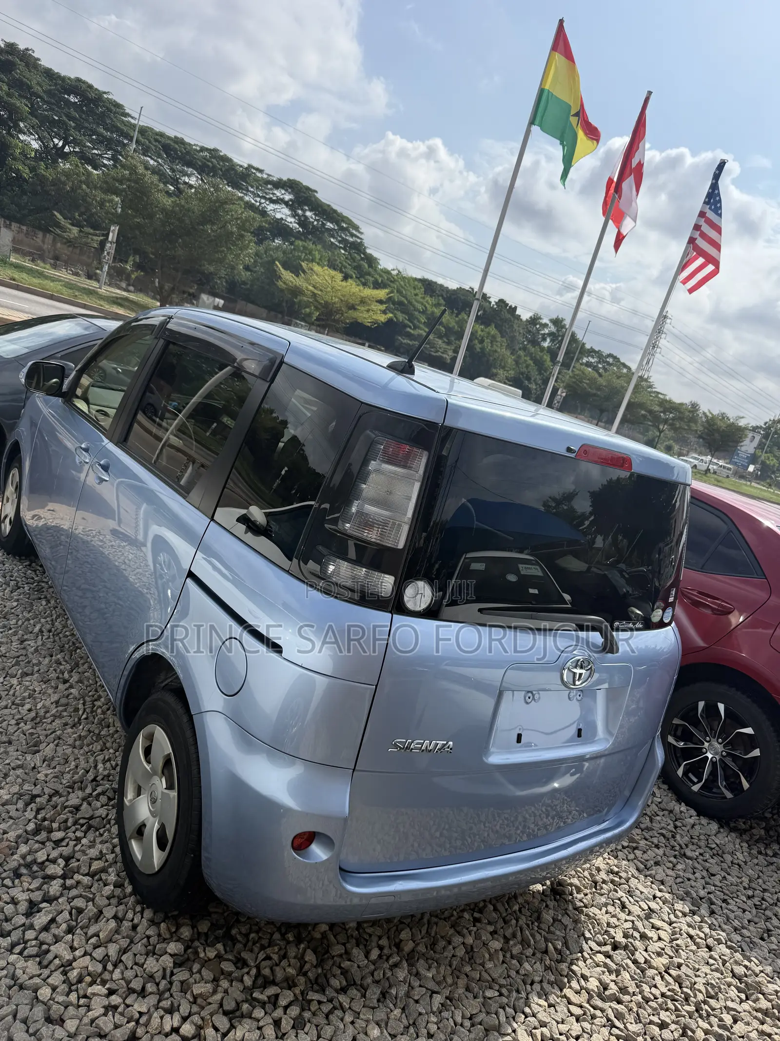 Toyota Sienta 2012 Blue
