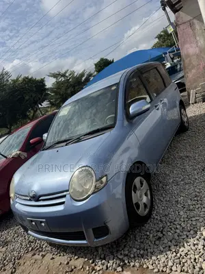 Toyota Sienta 2012 Blue
