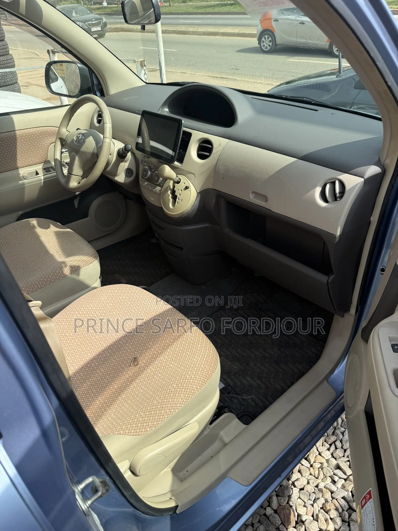 Toyota Sienta 2012 Blue