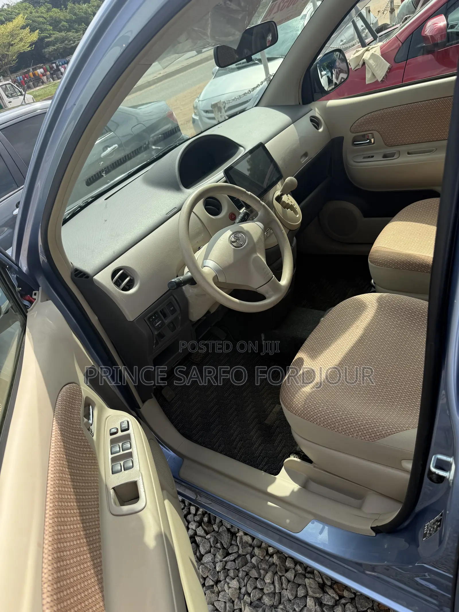 Toyota Sienta 2012 Blue